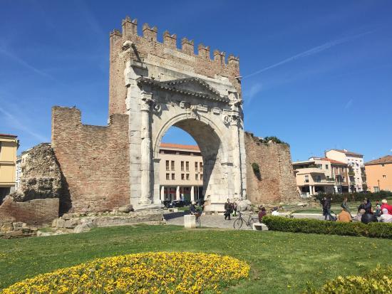 Arco d'Augusto